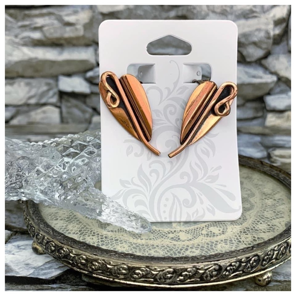 #72 Vintage Signed Renoir Copper Dimensional Leaf Palette Designer Clip Earrings